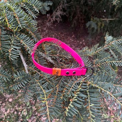 Stahovací obojek z voděodolného HEXA popruhu 16 mm